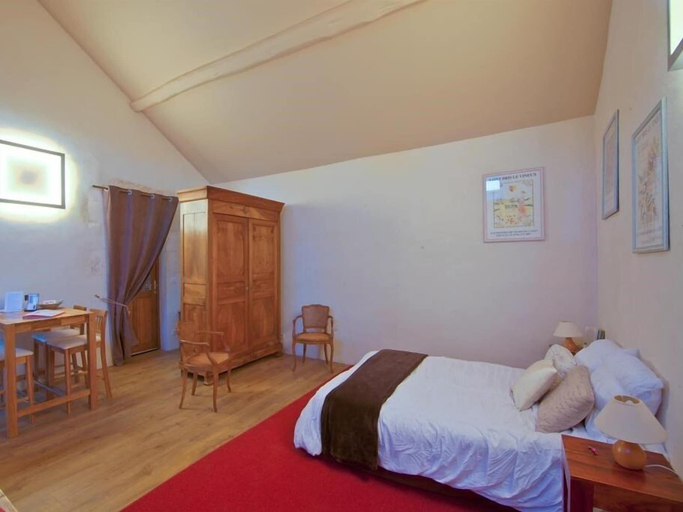 Bedroom 4, Les Temps Perdus, Yonne