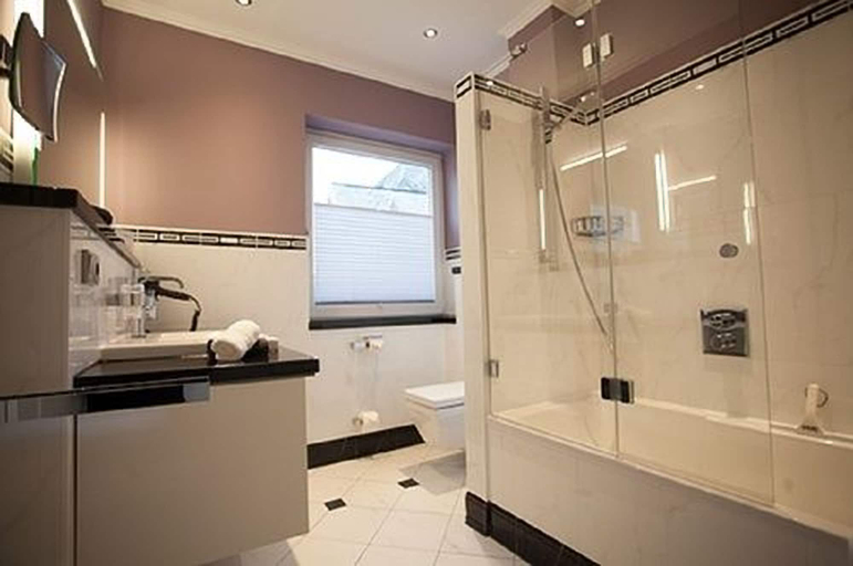 Bathroom 3, Hotel Classico, Diepholz