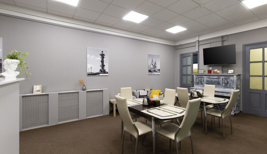 Food & Drinks 4, Hotel  Lopatin Nevsky 100, Sankt-Peterburg gorsovet