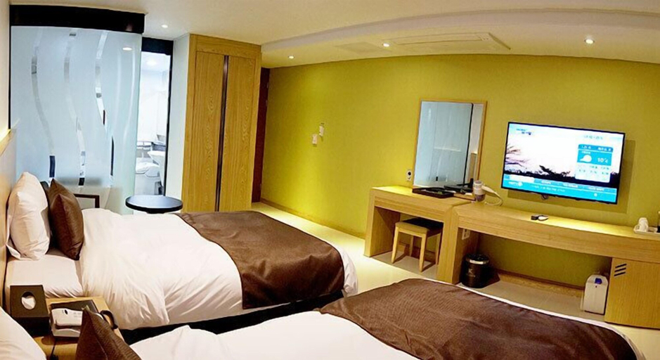 Bedroom 2, K Tourist Hotel, Jeju