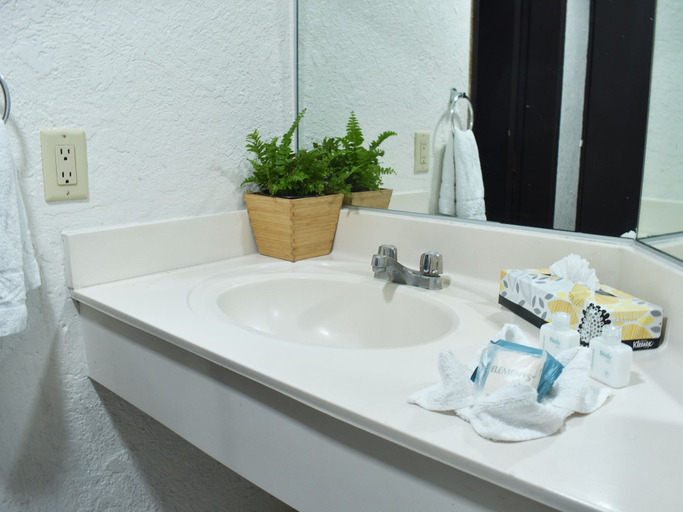 Bathroom 3, Hotel Corona Plaza, Tijuana