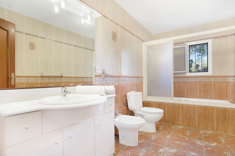 Bathroom 3, Villa Salu, Girona
