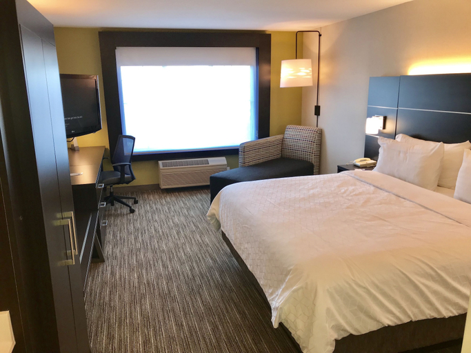 Bedroom 5, Holiday Inn Express & Suites TRACY by IHG, San Joaquin