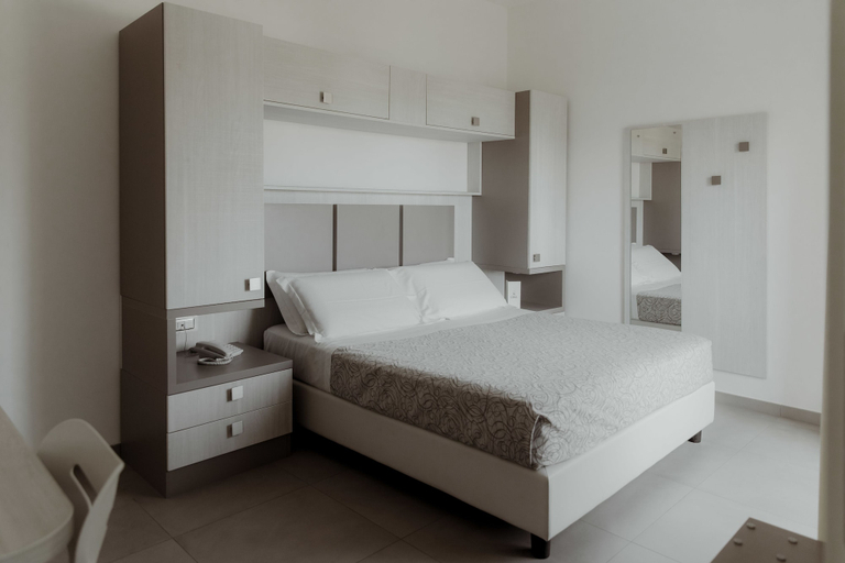 Bedroom 3, Hotel Caravel, Chieti