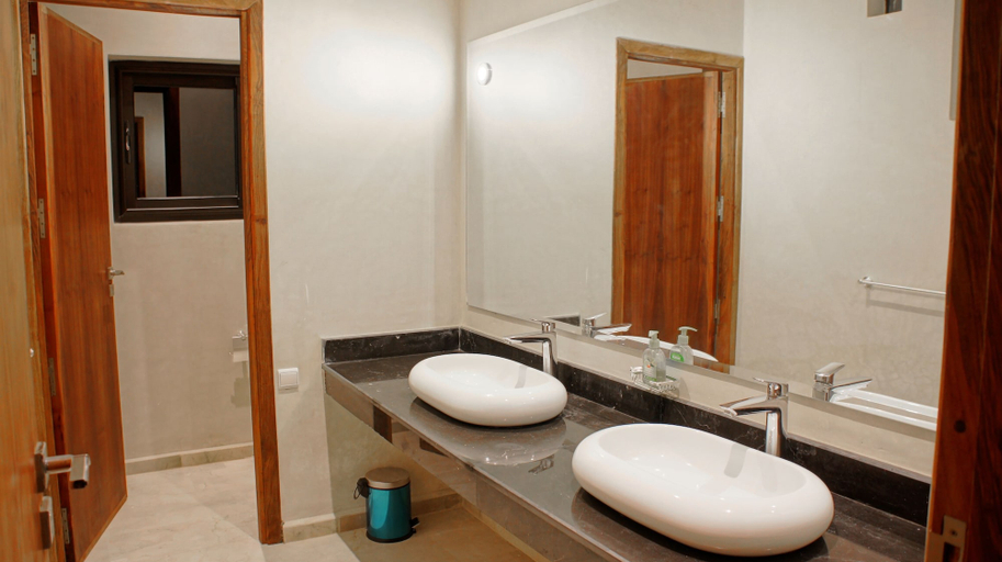 Bathroom 3, Plage Rouge Luxury Villas, Marrakech