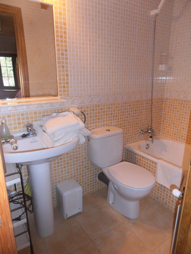 Bathroom 3, Al Llagar, Asturias
