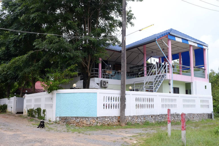 Exterior & Views 1, Chomlay Restaurant & Room for Rent, Muang Rayong