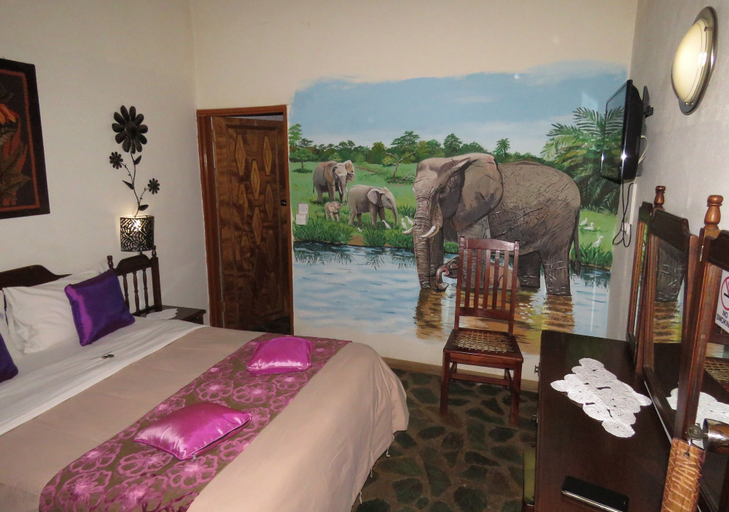 Bedroom 3, Parrot Lodge, Bulawayo