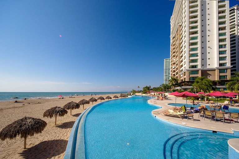 Sport & Beauty 5, Stunning Upgraded Condo All Oceanfront, Puerto Vallarta