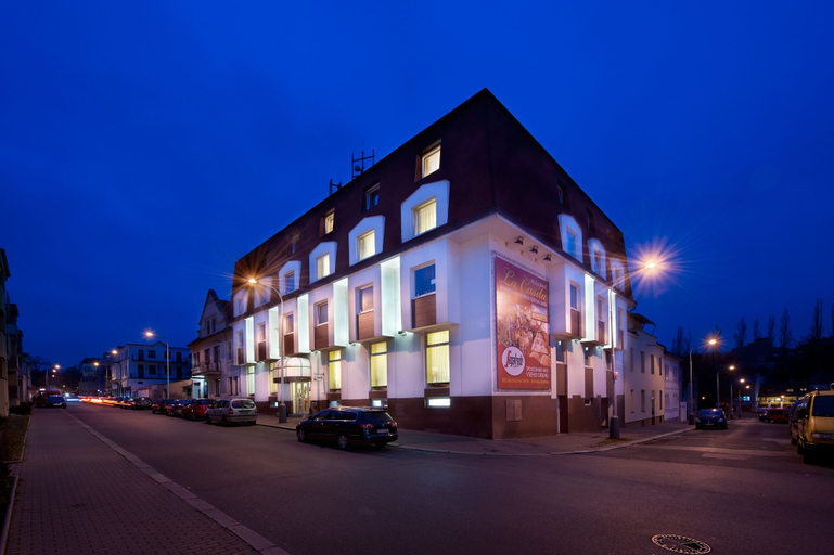Exterior & Views 2, Hotel Henrietta, Praha 8