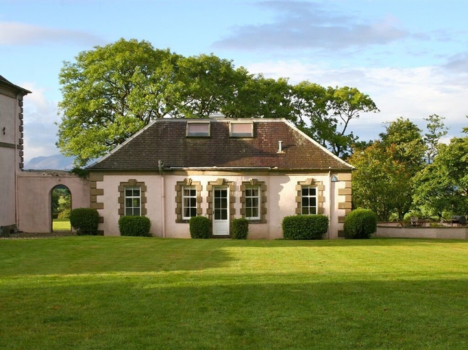 Exterior & Views, The Coach House at Stewart Hall, North Ayrshire
