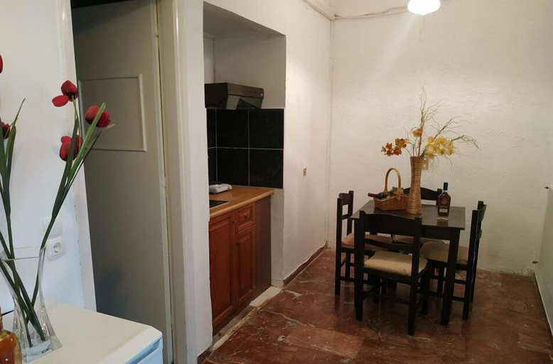 Others 5, Central Hotel, Epirus