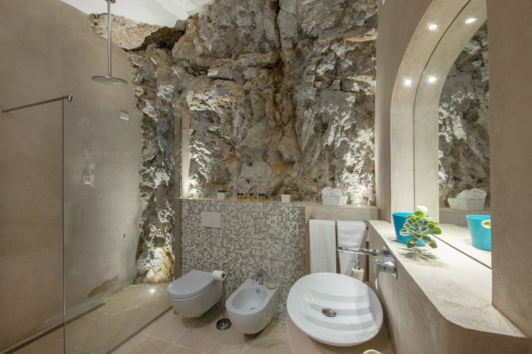 Bathroom 5, Alfonso a Mare, Salerno