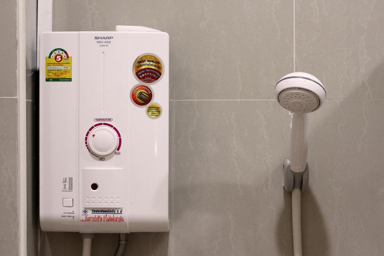 Bathroom 3, Khaohom Resort, Pak Phli