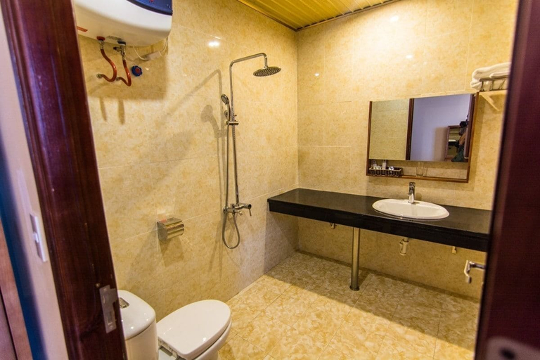 Bathroom, Hoang Mam Minh Cau Hotel, Thái Nguyên