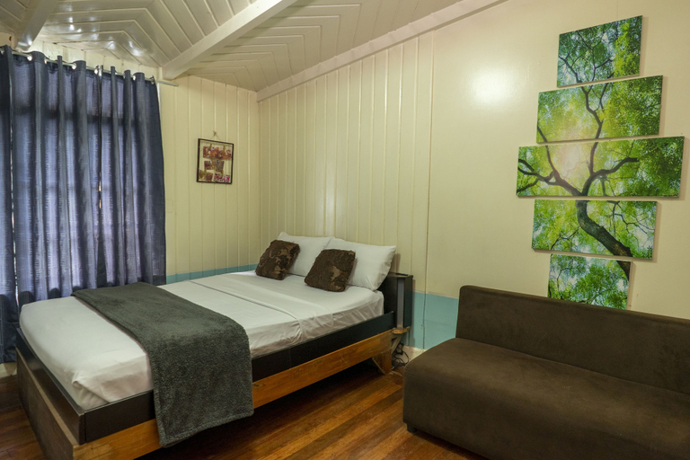 Bedroom 3, Old Orangewood Bed & Breakfast, Baguio City