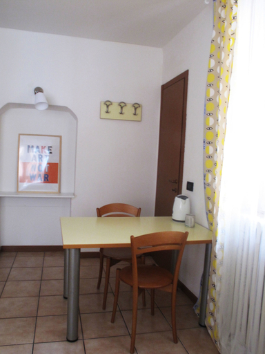 In-room dining 5, Lovely Studio Apartment, Milano