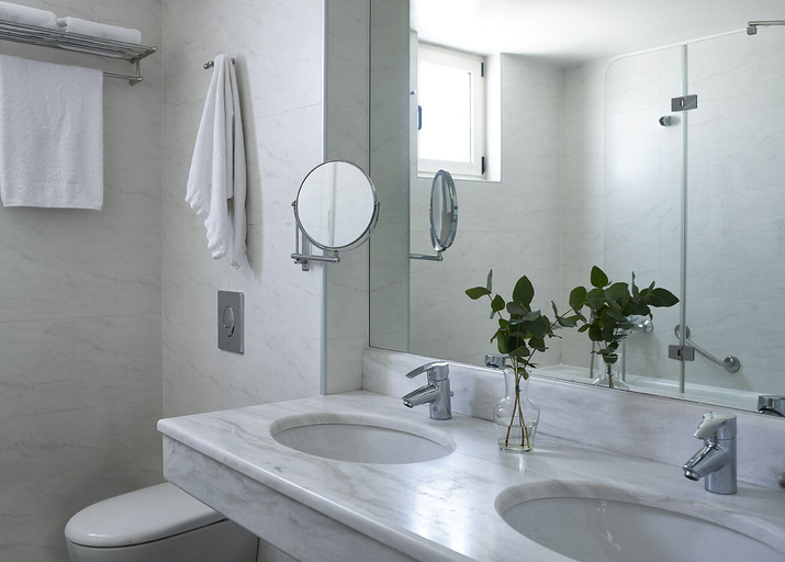 Bathroom 4, Pharae Palace Hotel, Peloponnese