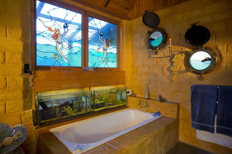 Bathroom 3, The Mudcastle, Tasman