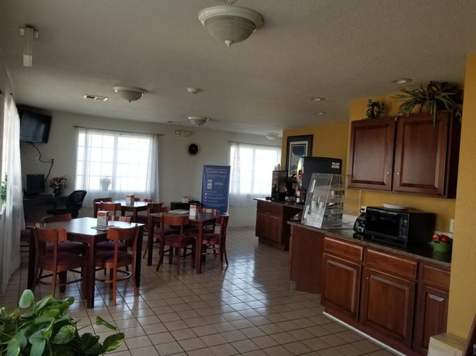 Others 4, Rodeway Inn Goddard, Sedgwick