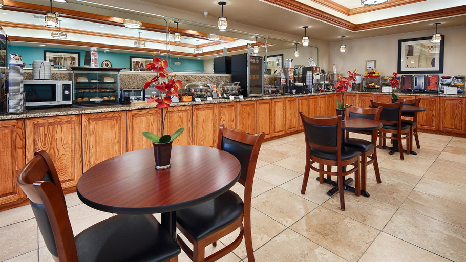 Food & Drinks 5, Best Western Plus Monahans Inn & Suites, Ward