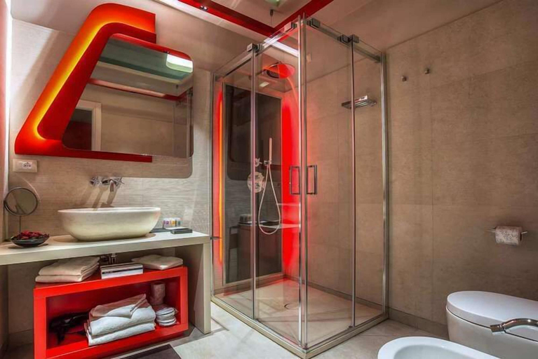 Bathroom 5, Via Veneto Prestige Rooms, Roma