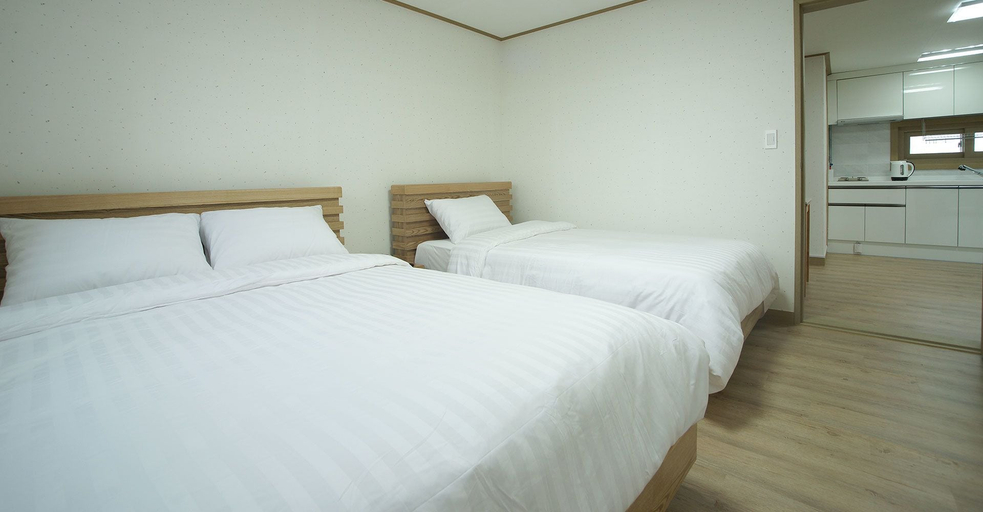 Bedroom 2, Bowoohill, Seogwipo