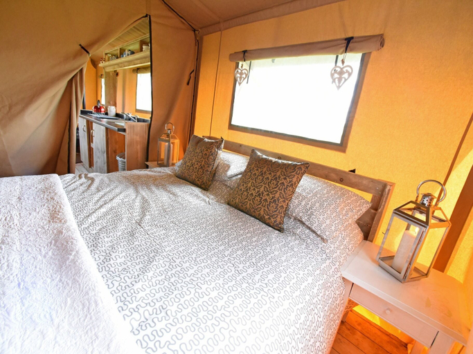 Bedroom 2, Carr's Hill Luxury Safari Tents, Falkirk