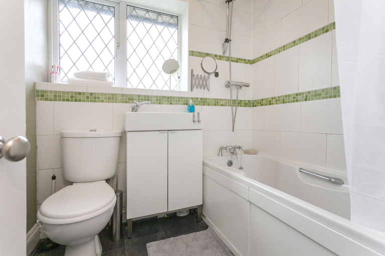 Bathroom 3, Astley 3 bedroom house, Leicester