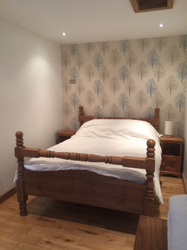 Bedroom 3, The Old Vicarage Lodge, Bury