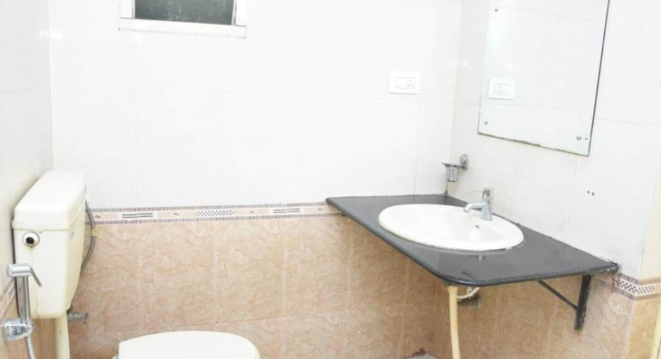 Bathroom 3, Hotel Surya Residency Majestic, Bangalore