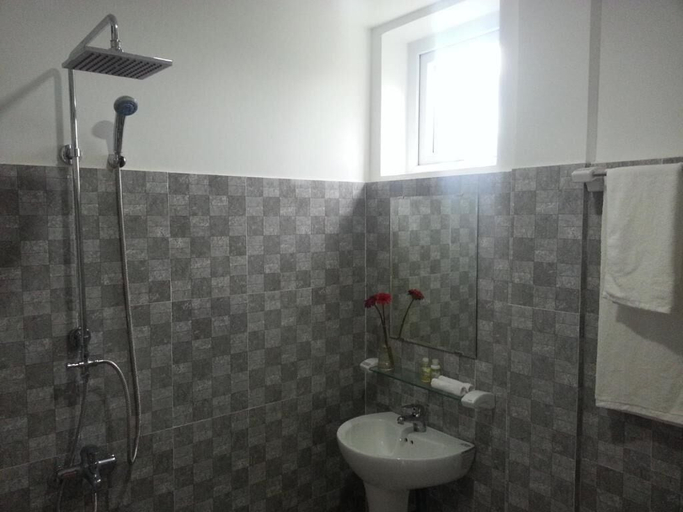 Bathroom 3, Rice Field Homestay, Da Nang