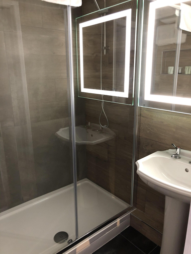 Bathroom 3, The Blue Bell Inn, Northumberland