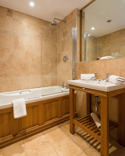 Bathroom 4, The Boat Hotel, Highland