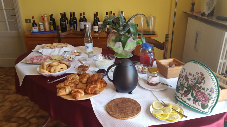 Food & Drinks 5, Allevamento B&B, Alessandria