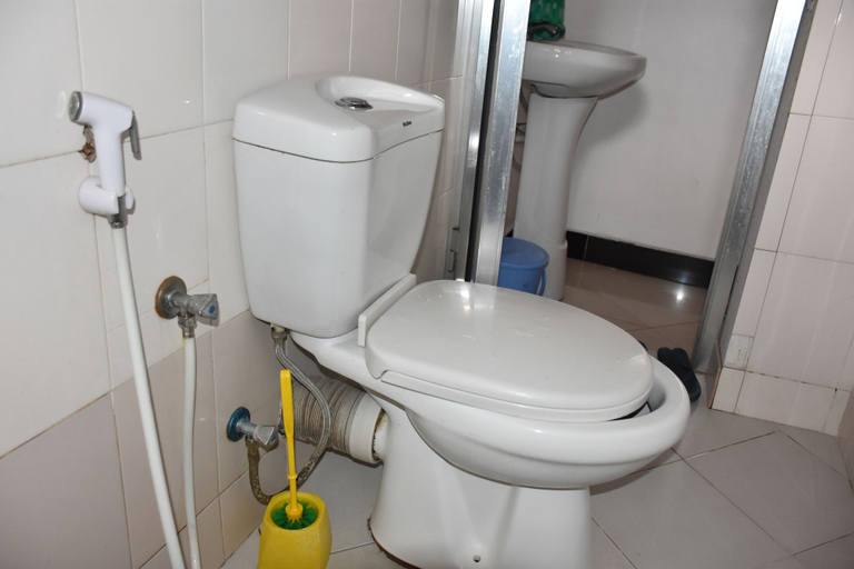 Bathroom 4, Dar eco backpackers, Kinondoni