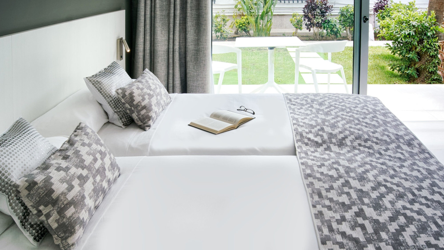 Bedroom 2, Sanom Beach Resort - Adults Only, Las Palmas