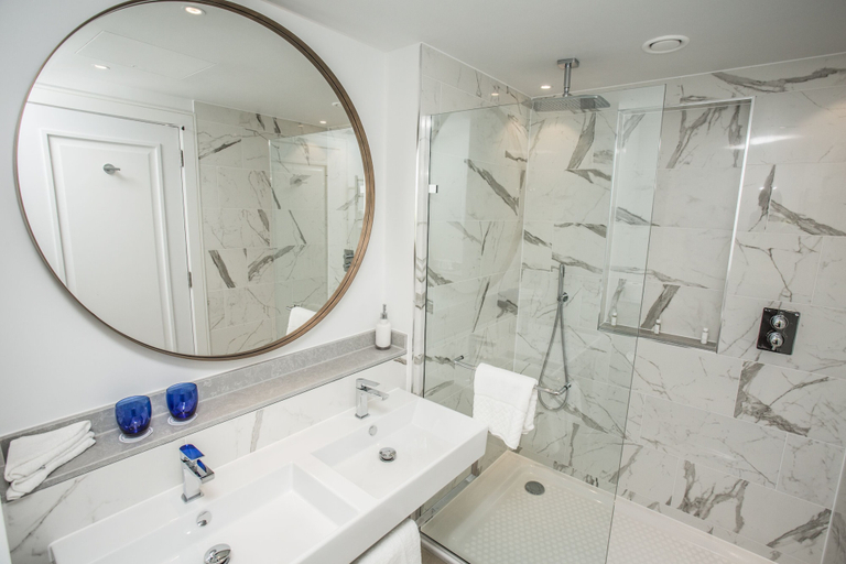 Bathroom 4, Harbour Hotel Southampton, Southampton
