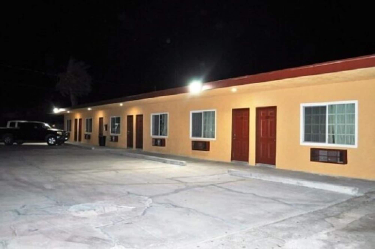 Exterior & Views 2, A Nights Inn, Kern