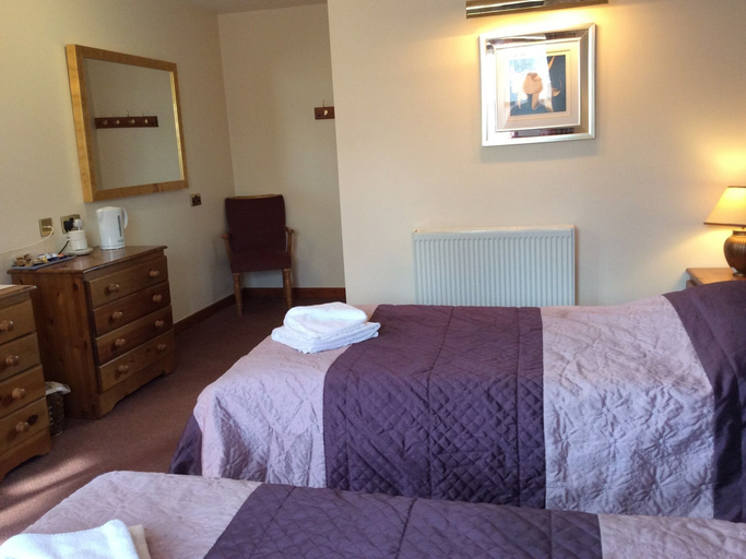 Bedroom 2, The Fountain Oldwood, Worcestershire