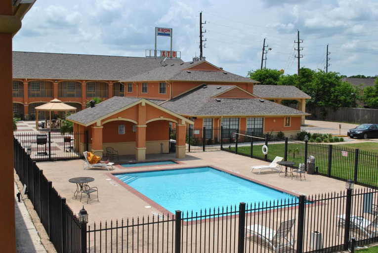 Sport & Beauty 5, Executive Inn, Waller