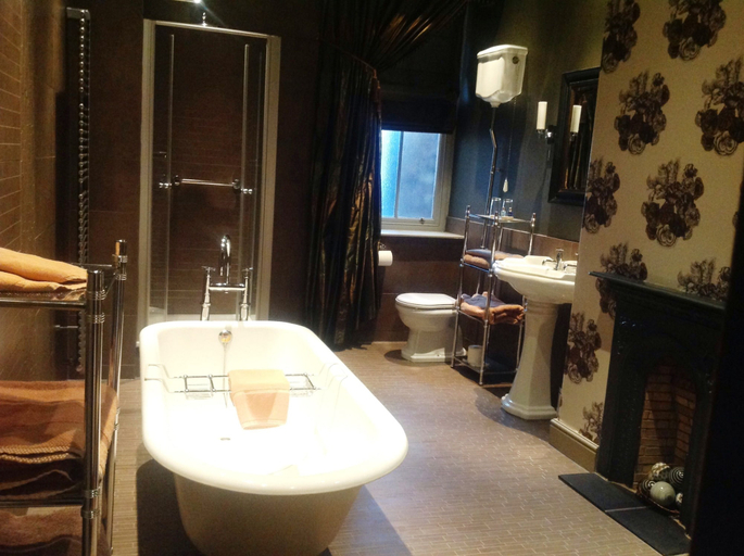 Bathroom 5, Tufton Arms Hotel, Cumbria