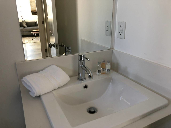 Bathroom, Brand NEW Luxury Spacious 3bdr Townhome Close to 3rd St, Los Angeles