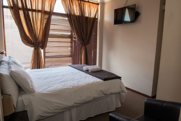 Bedroom 3, Ramasibi Guest Services, City of Cape Town