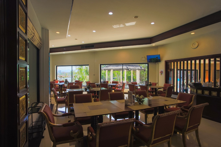 Food & Drinks 5, Gassan Legacy Golf Club, Ban Thi