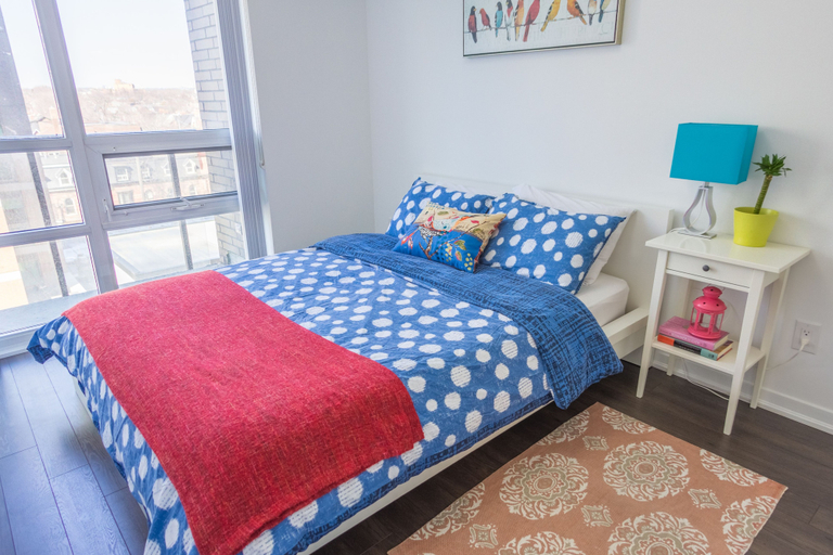 Bedroom 3, Queen West Vibes, Toronto
