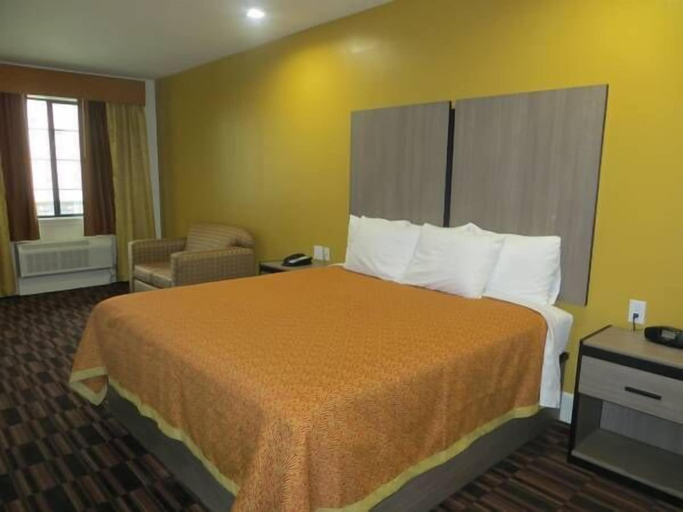 Bedroom 2, Scottish Inns and suites, Houston