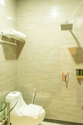 Bathroom, Hokkie Hotel Punggur Batam, Batam