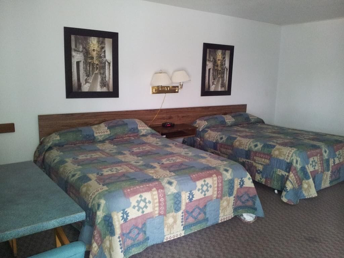 Bedroom 3, Carravalla Inn, Division No. 14