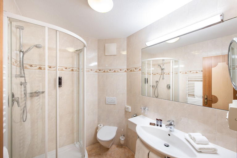 Bathroom 5, Alpenland Gerlos - Hotel & Breakfast, Schwaz